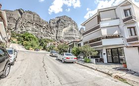 Luis Relaxing House At Meteora
